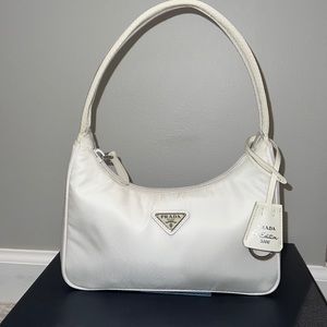 Prada Re-Nylon Prada Re-Edition 2000 mini-bag white comes with dust bag box